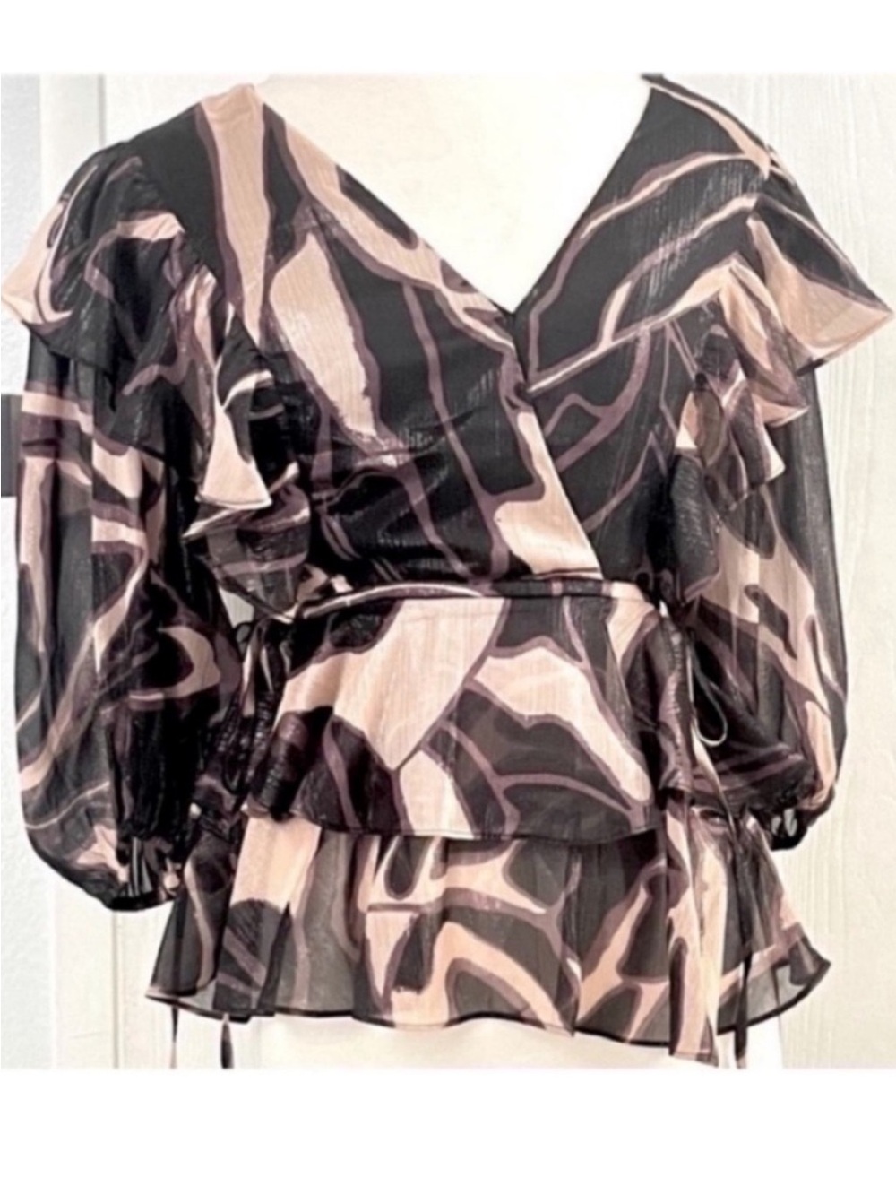 Ted Baker Abstract Ruffle Wrap Top in Black Cream Size 1 US 4